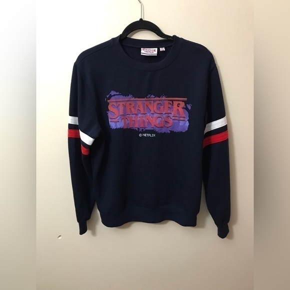 Netflix Stranger Things Fleece Crewneck Long Sleeve Soft Sweatshirt Size Medium - Picture 2 of 14